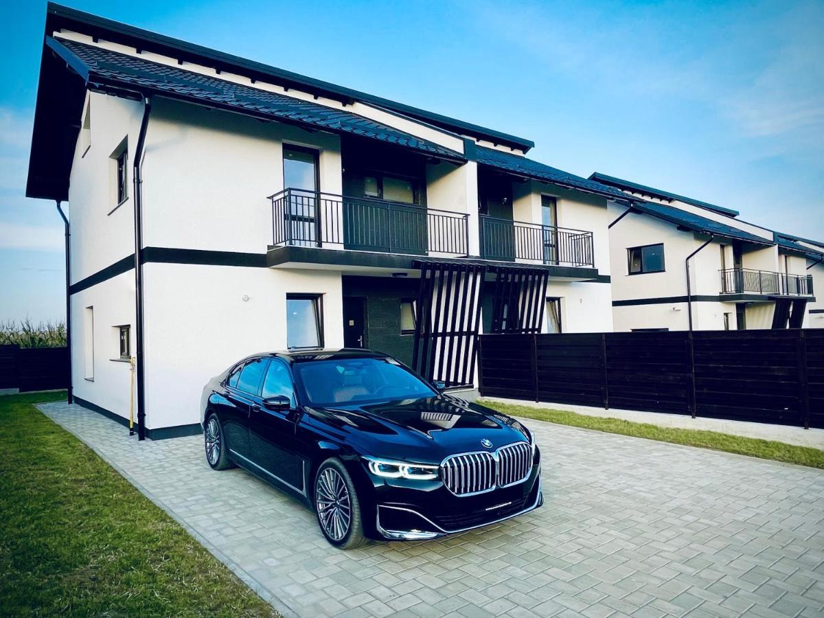 Express Estates Apartment Lisaura Ngoại thất bức ảnh
