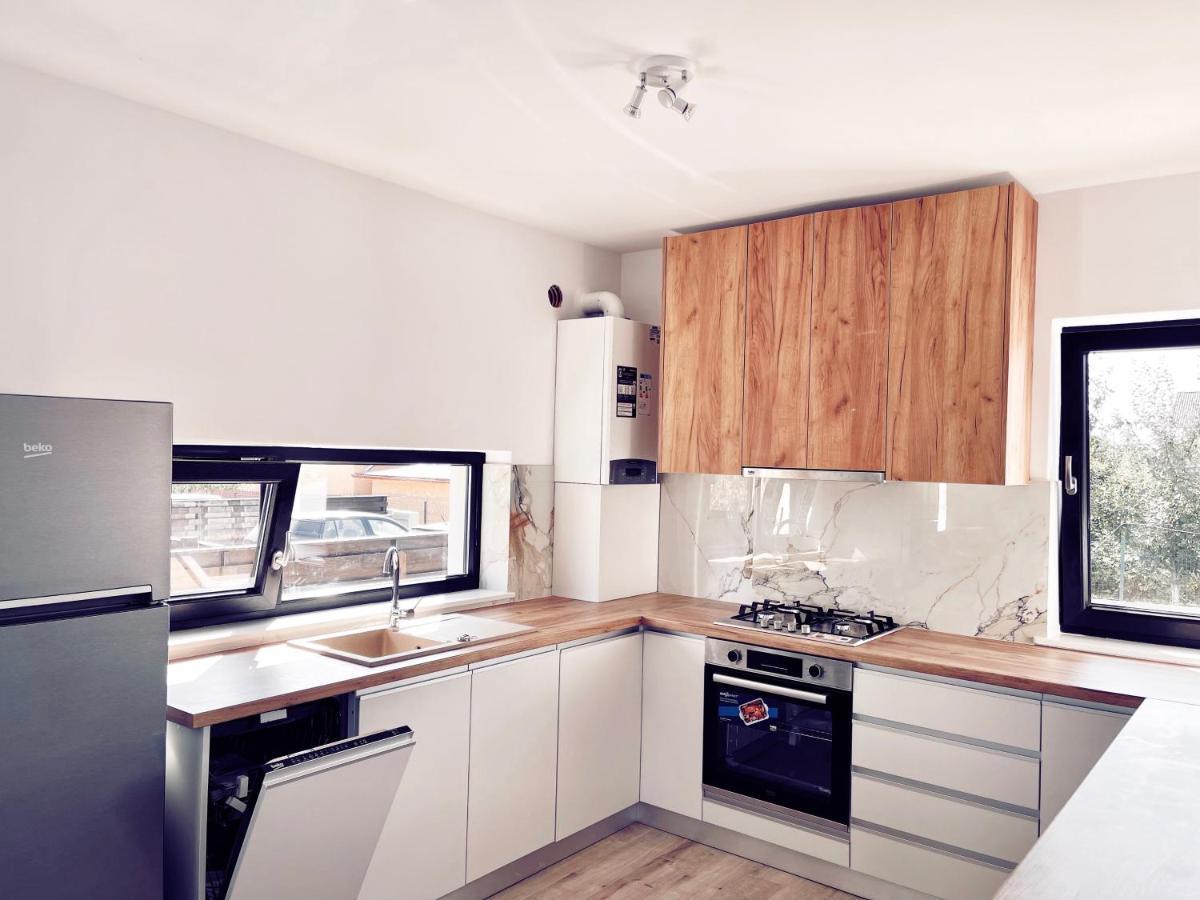 Express Estates Apartment Lisaura Ngoại thất bức ảnh